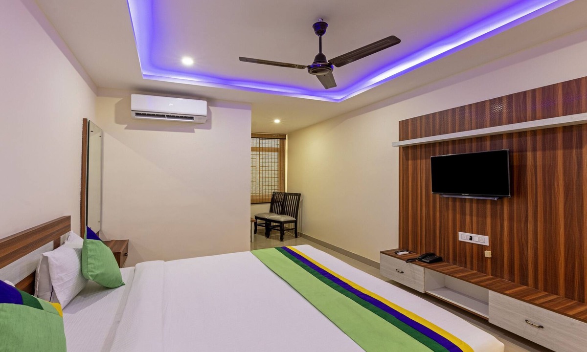 Bengaluru Hotel | Treebo Nandi Comforts, Peenya