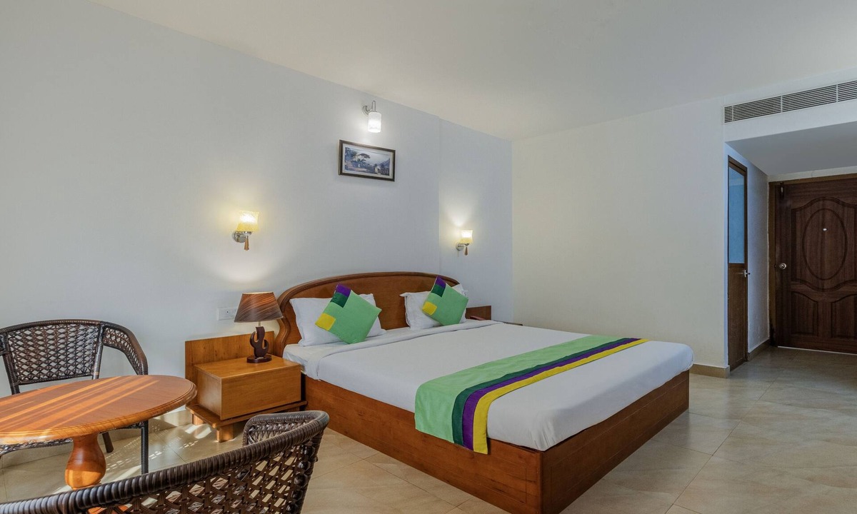 Kannur Hotel | Treebo Sadhoo Heritage