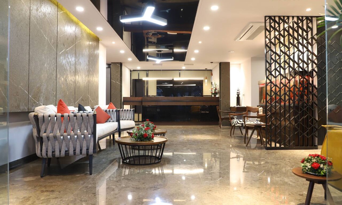 Thaltej Hotel | Tribecca Residency