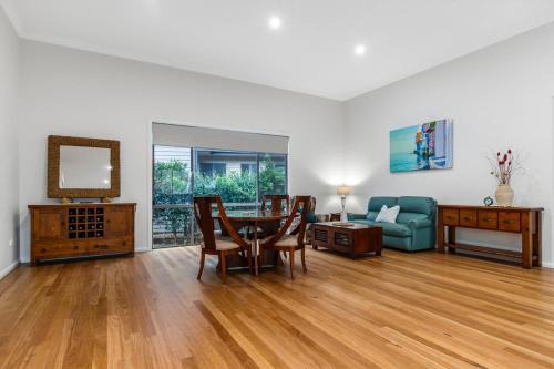 Dunbogan House | Triple B - Beach Bush Birds