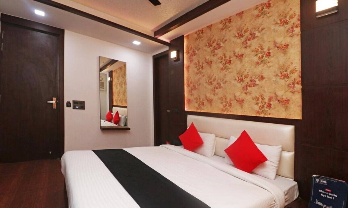 Taj Ganj House | Triple bedroom Room.