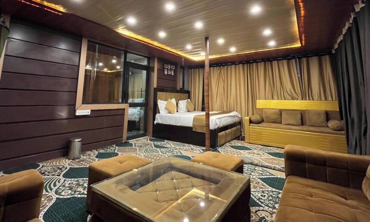 Vrindavan Hotel | Tulsi Garden - Near Prem Mandir Vrindavan