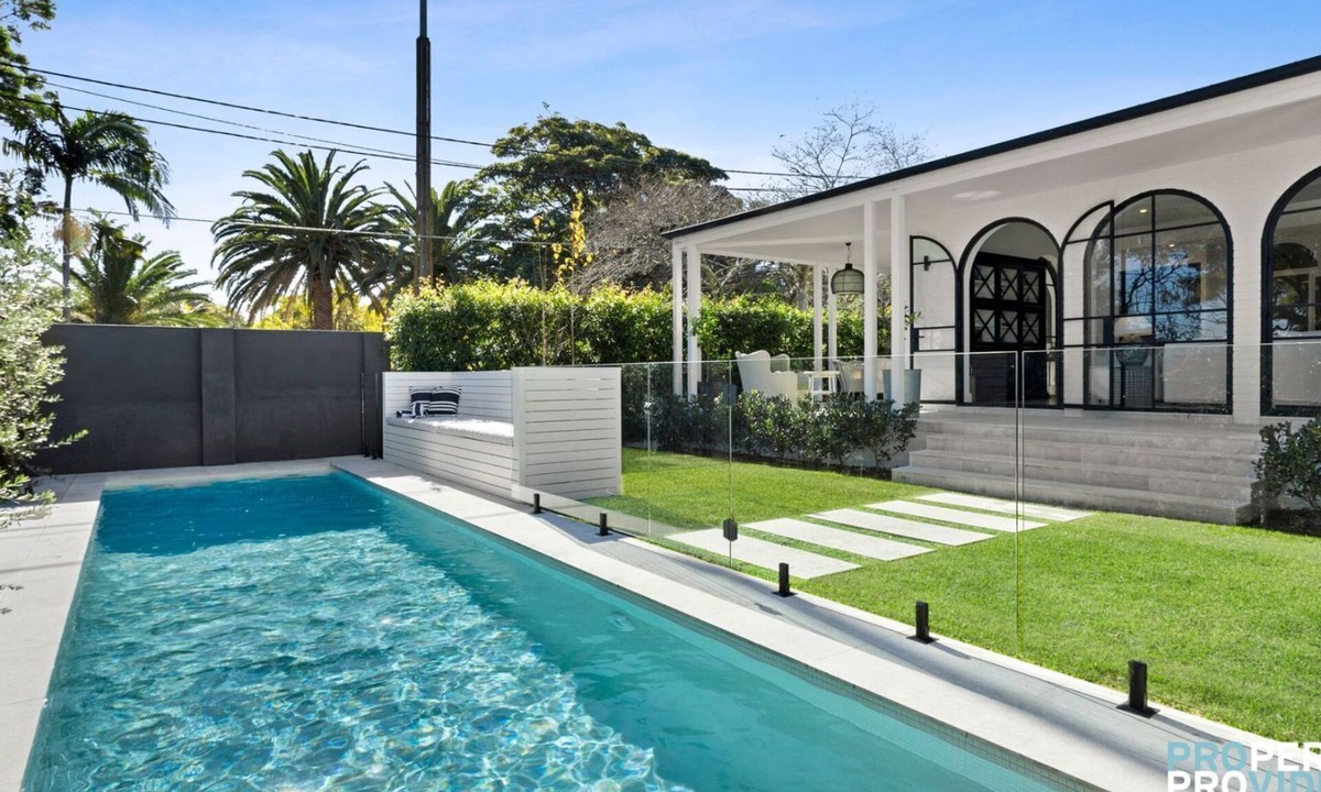 Mosman House | Uber Luxury Cottage -5 Bedrooms in heart of Mosman