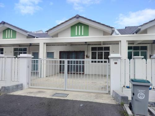 Ayer Panas House | Umar's Lodge