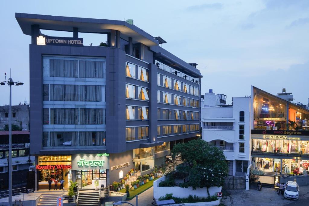 Sadar Hotel | Uptown Hotel