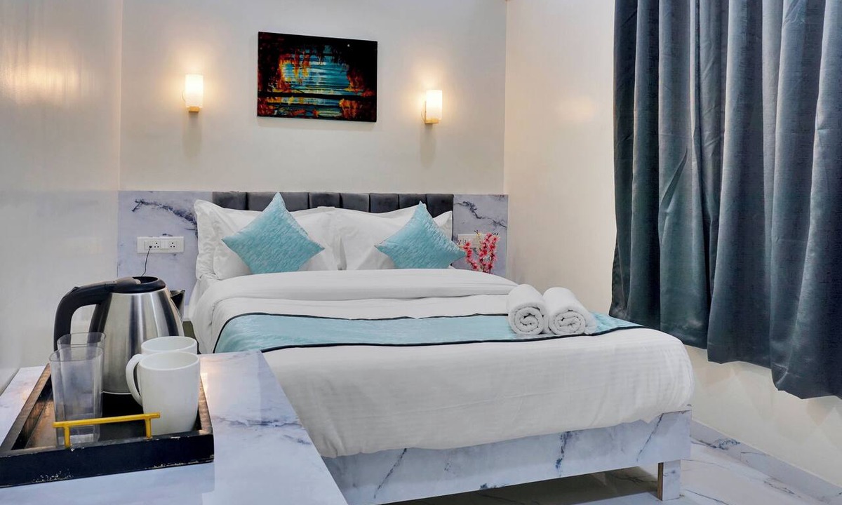 Baner Hotel | Urban Hometel