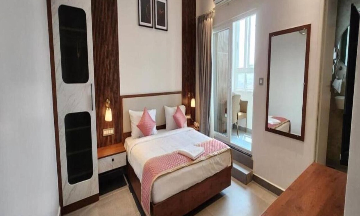 Madanapalle Hotel | V-Stay