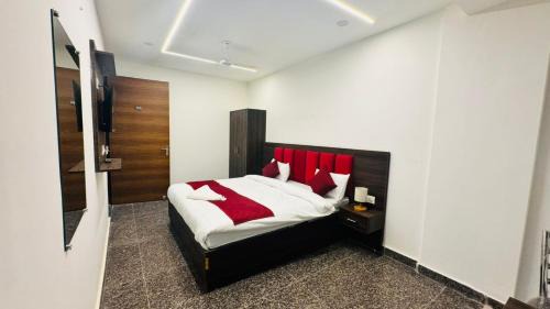 Mahipalpur Bed & Breakfast | Vaayu Homestay