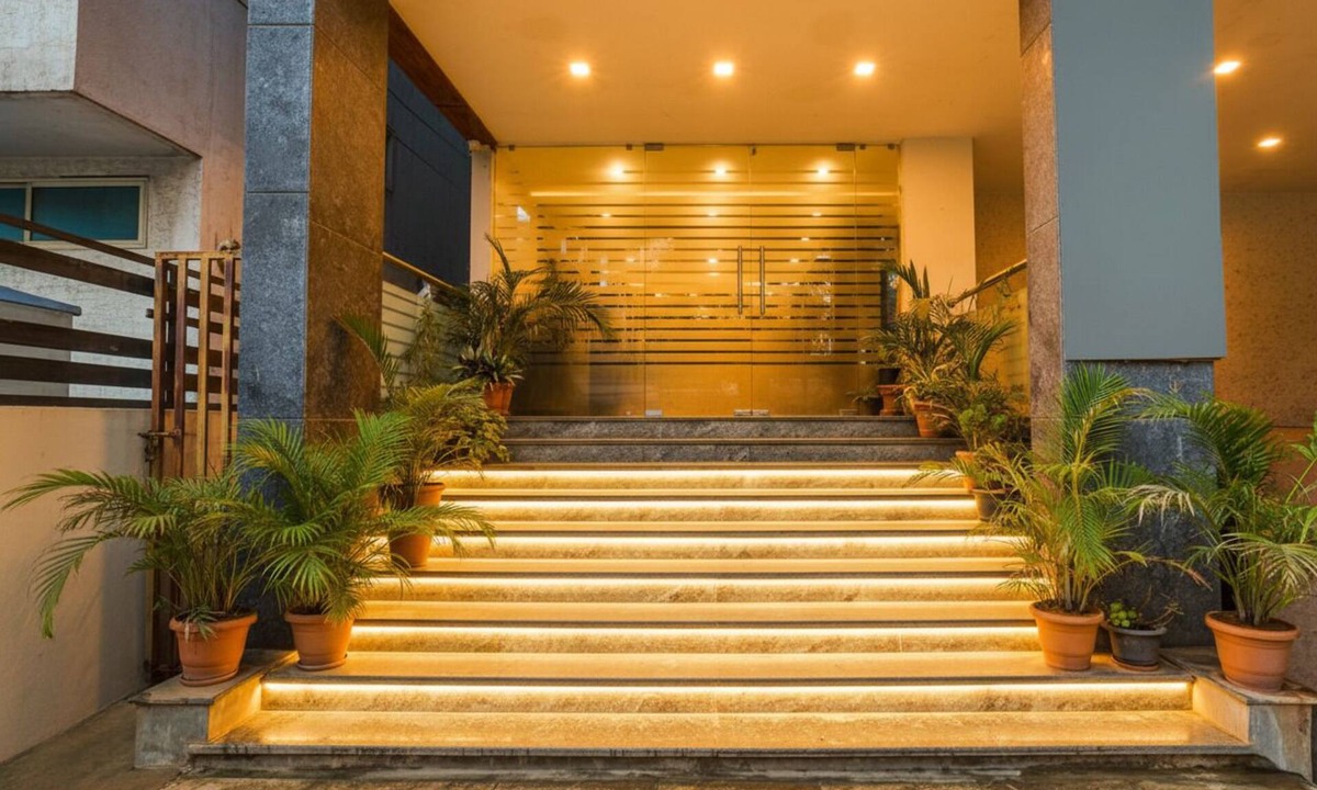 Jayanagar Hotel | Via Royal Regalia Inn - Jayanagar