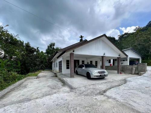 Air Hangat House | Vienna home