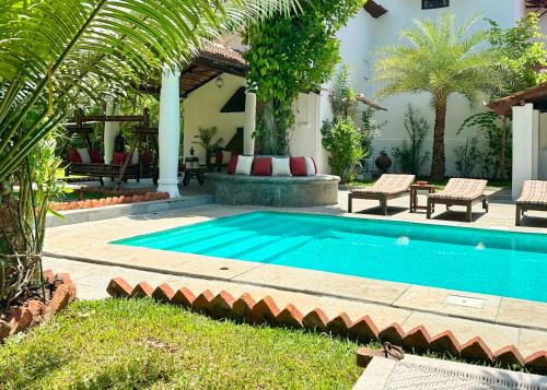 Parra Villa | VILLA LOU GOA Heritage House 1903 Exclusive Use of Villa and Pool