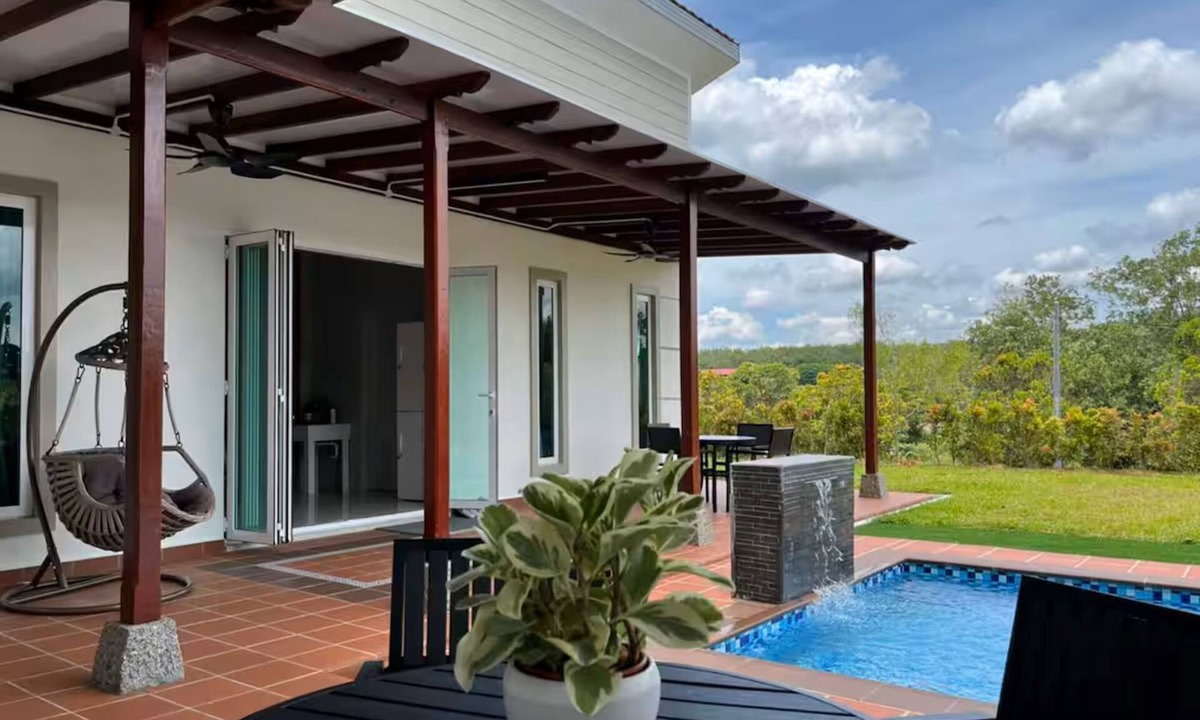Kampung Jelatang Villa | Villa RI Homes