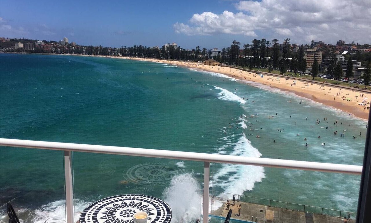 Queenscliff Apartment | Waterfront apartment with stunning views over Manly beach