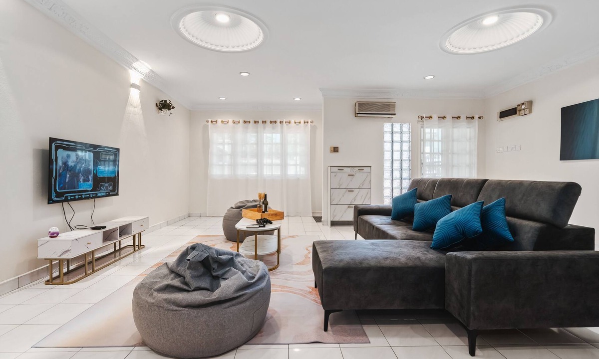 Kuala Lumpur House | WELCOME TO OUR MINIMALIST HOME 20MINS AWAY FROM KLCC !
