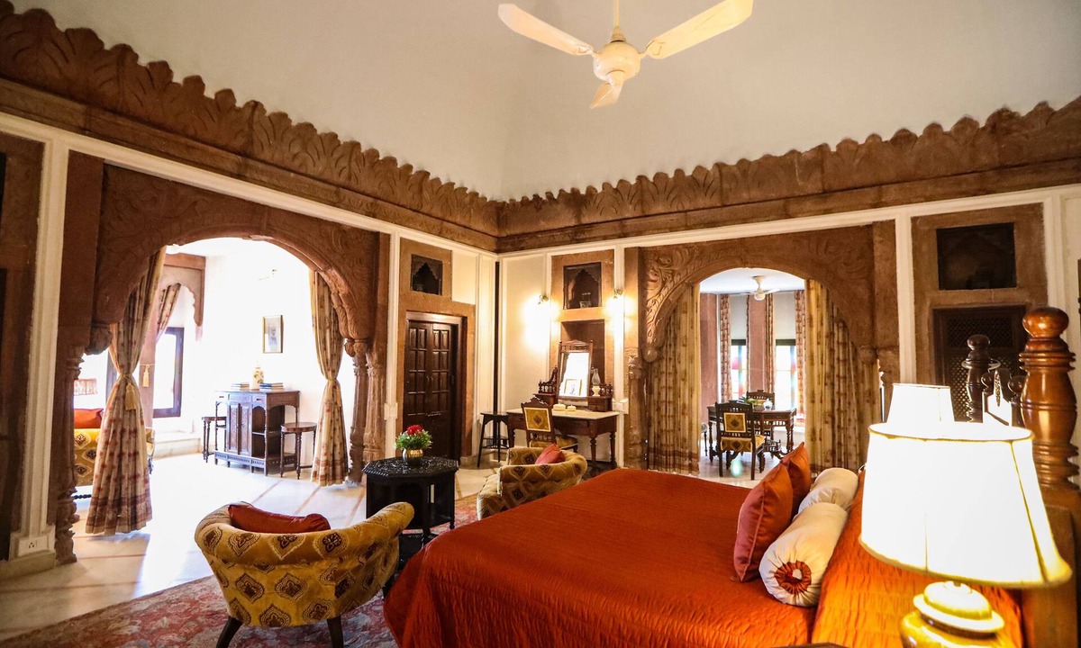 Mandore Hotel | WelcomHeritage Bal Samand Lake Palace