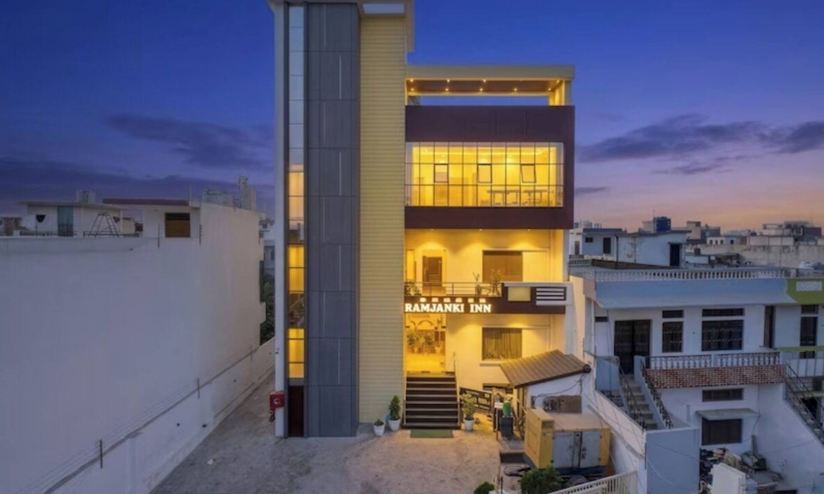 Faizabad Hotel | Welcoming 9-bedroom hotel with AC in vibrant Faizabad