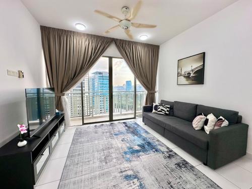 Damansara Perdana Apartment | White Haven Retreat Big TV FREE Carpark Near1U Mrt