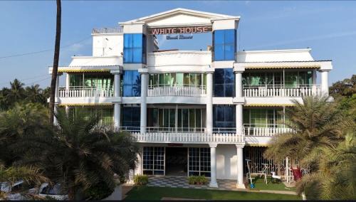Nagaon Hotel | White House Beach Resort, Nagaon