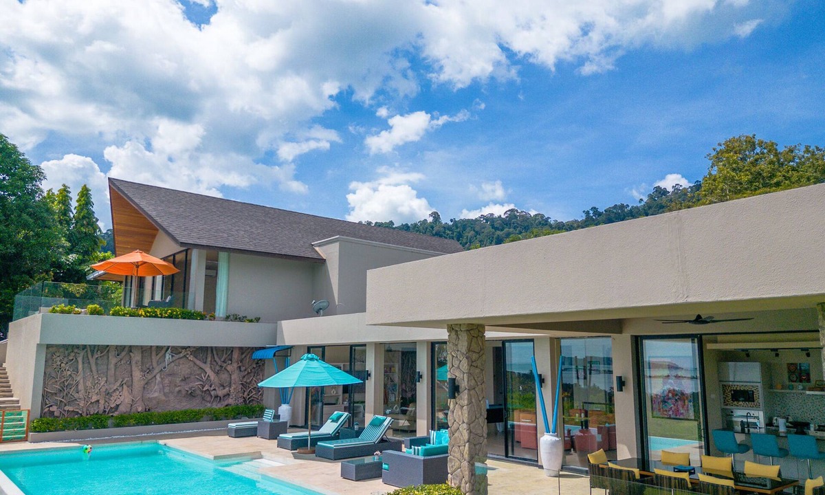 Kuala Teriang Villa | White Monkey Villa - Private Pool & Jacuzzi