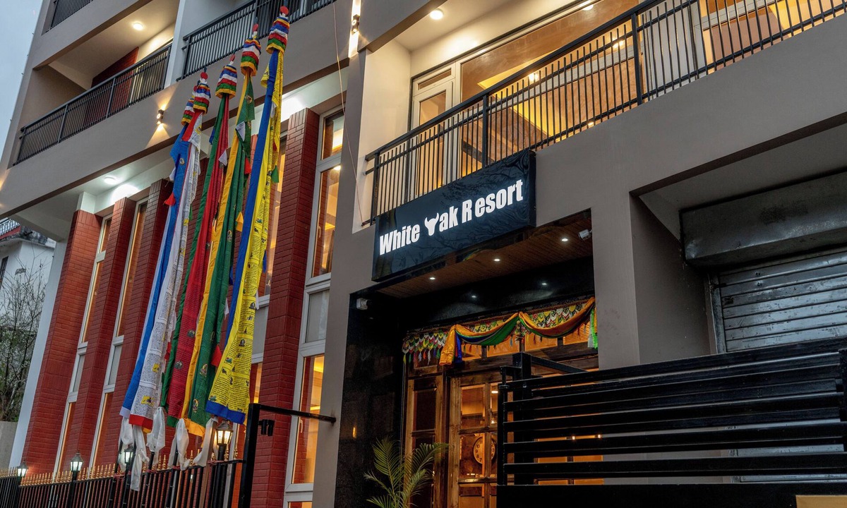 Rishop Hotel | White Yak Resort