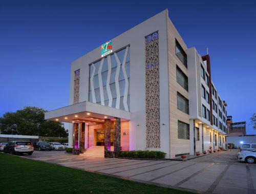 Radha Kund Hotel | Wingston A TreeHouse Hotel, Goverdhan