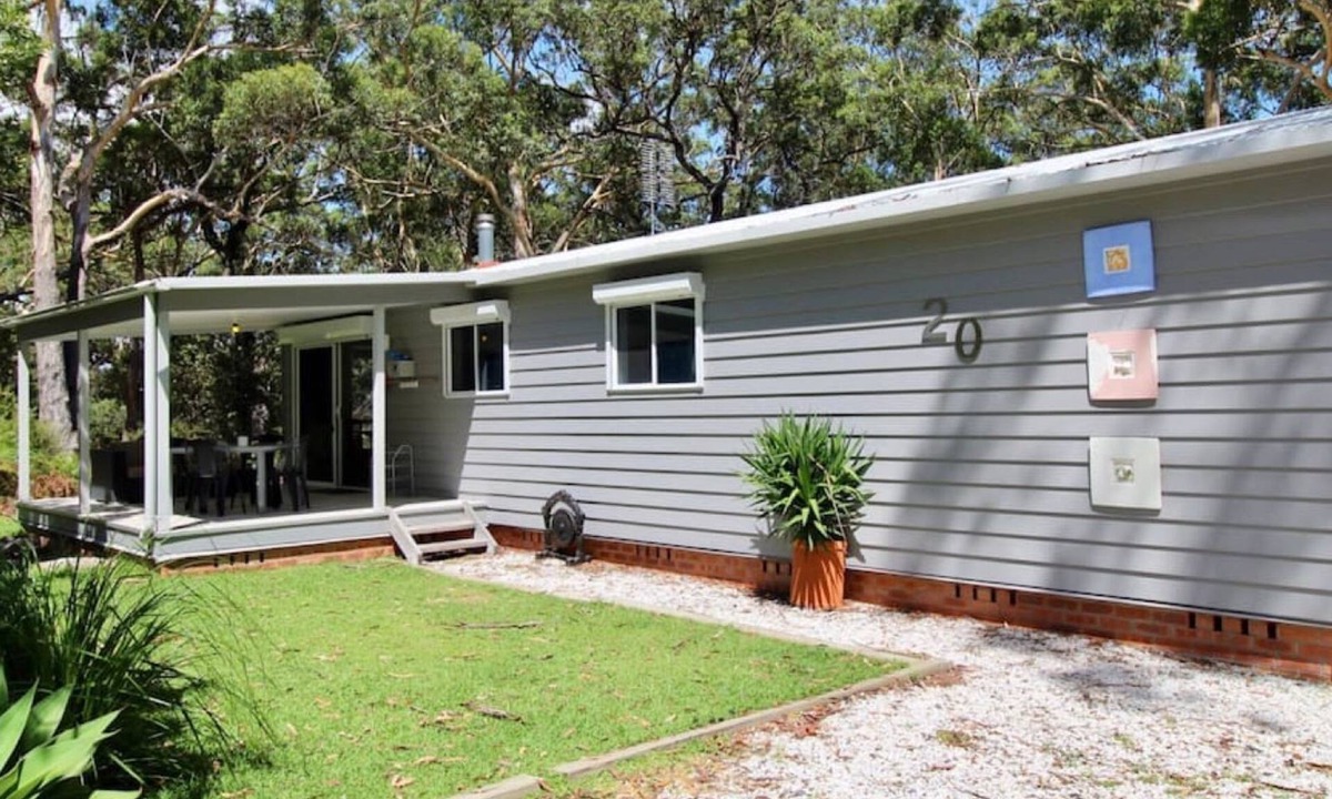 Wrights Beach House | Wrights Beach Bungalow by Book Jervis Bay - Walking Distance TO THE Water