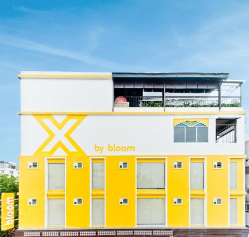 Vyalikaval HBCS Layout Hotel | X by Bloom l Manyata