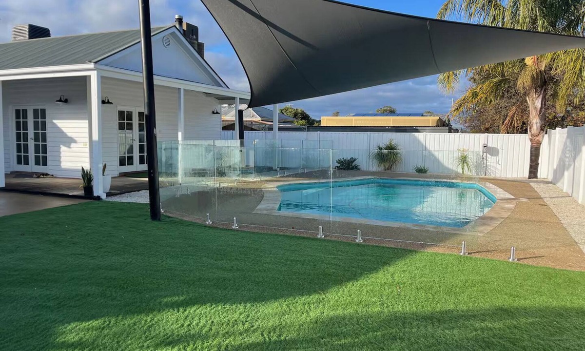 Yarrawonga House | Yarrawonga Walk Everywhere by Ready Set Stay