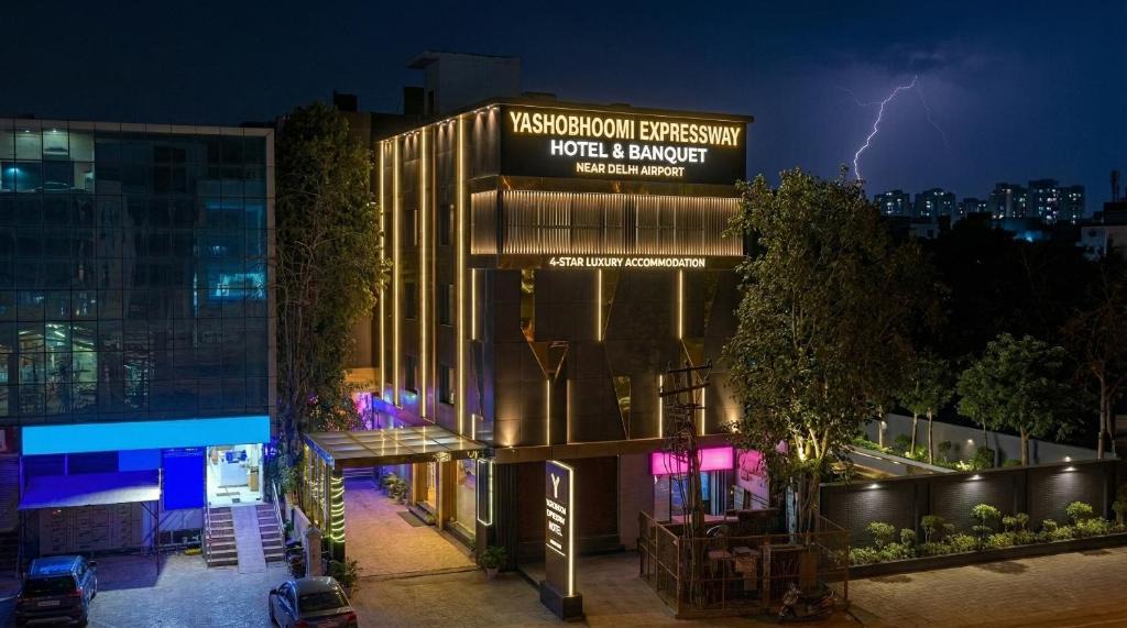 Aerocity Hotel | Yashobhoomi Hotel Grand Tashree
