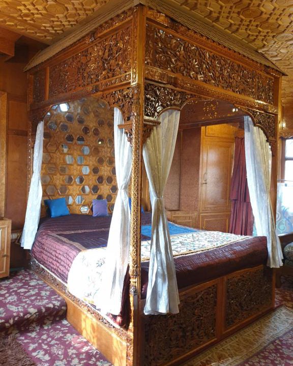 Nagin Bagh Hotel | Zaffer Group Of Houseboats