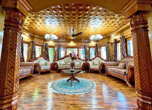 Sudarbal Apartment | Zakiyas Homestay