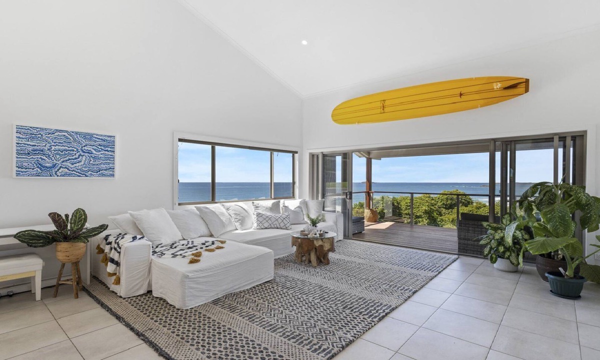 Woolgoolga House | Ziggy's - Revive, detox or simply chill out. Spa, Sauna, Ice Bath, Fire Pit and Views!