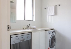 Bright Studio Steps from Westmead Hospital