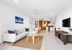 Cotton Beach Apartment 33 with Pool Views - Beachfront Complex