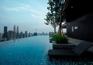 Executive Suite with Garden View 13