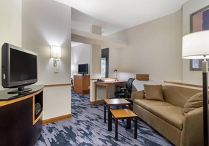 Fairfield Inn & Suites Commerce in Commerce