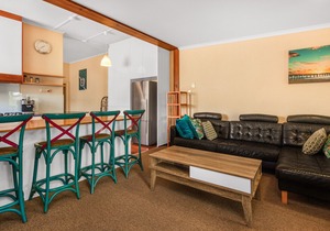 ⭐️Henley Beach Haven⭐️ Sleeps 6, WiFi, Netflix, Parking in Adelaide