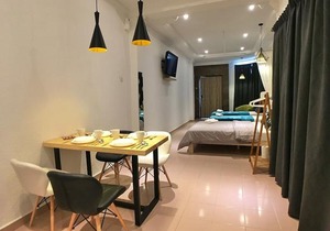 iBook 6 - Deluxe Family Suites 4pax