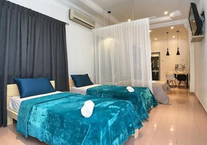 iBook 6 - Deluxe Family Suites 4pax