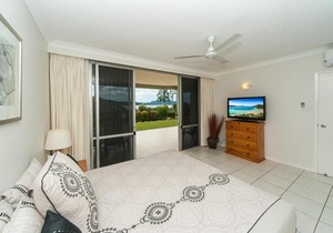 Lagoon Beachfront Lodge 003 on Hamilton Island by HamoRent in Hamilton Island
