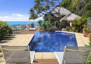 Liapari Beach House, Absolute Beachfront, Pool, Spa, Pet Friendly
