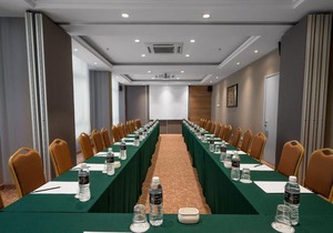M Palace Hotel