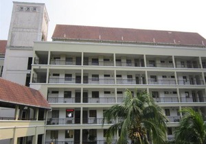 paradise lagoon apartment
