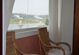 Periyar RiverView Homestay, Near Cochin Airport, Kochi | RiverView AC Rooms