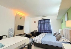 Private Studio Viana Court Service Apartment 4 with private parking