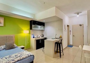 Private Studio Viana Court Service Apartment 4 with private parking