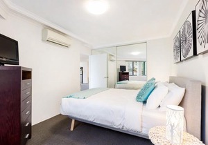 Pyrmont Self-Contained Modern One-Bedroom Apartment 28 Mill