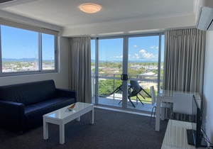 Secured parking Self contained apartment in Mackay