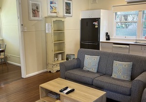 Summer Bay Cottage Hat Head linen included. Minimum 3 night stay.