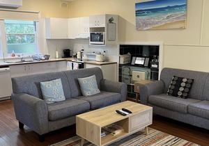 Summer Bay Cottage Hat Head linen included. Minimum 3 night stay.